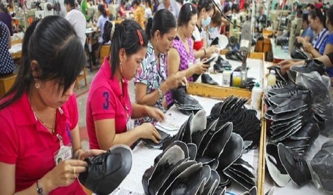 Vietnã intensifica exportações de calçados